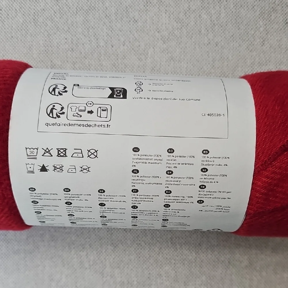 IKEA Vinterfint Red Throw Blanket